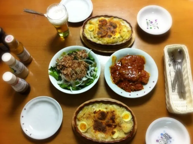 Snapdishの料理写真:ハンバーグとグラタンとオニオンサラダ|まきさん