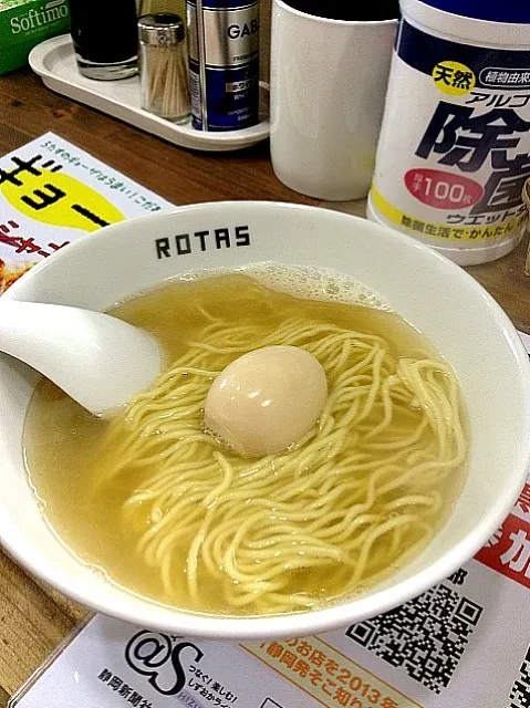 Snapdishの料理写真:煮干ラーメン（なしなし）＋味玉@ろたす|七夕やさん