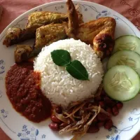 Snapdishの料理写真:Nasi Lemak Mak|s.n.shahidahさん