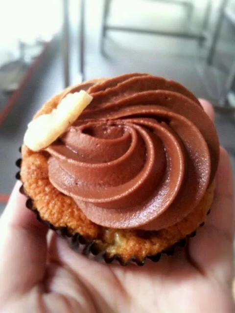 Snapdishの料理写真:Milk Chocolate Banana Cupcakes|WHさん