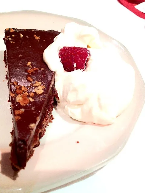 Chocolat cake + cream|Vanelさん