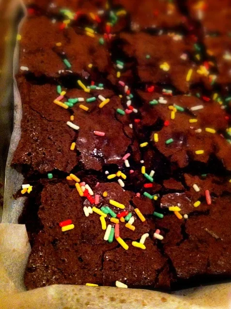 Snapdishの料理写真:Peppermint brownies, with sprinkles for my kids. Happy 100 Days of School!|Melohnie Ballewさん