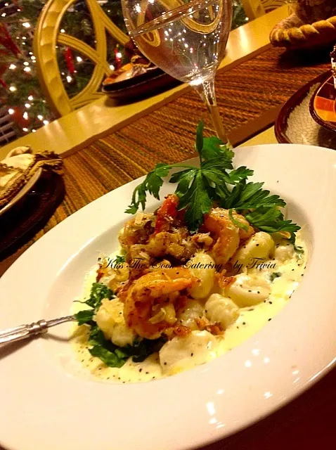 Tiger Shrimp Potato Gnocchi topped with Bacon and Walnuts Married with Parmigiano Reggiano Cream Sauce❤|Taste-New Americanさん