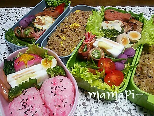 おはようごじゃります(* ^ー゜)ノ長男&娘っち弁当☆ 塾イチゴおにぎり弁当☆（注）あまおうでは無い(笑) 今日もhappyにお過ごし下さい(*^^*)|katumi  ueharaさん