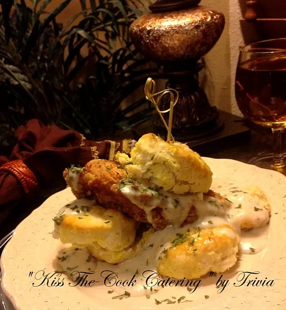 This is my Dinner-time Chicken and Biscuits with Cajun Country White Gravy❤|Taste-New Americanさん