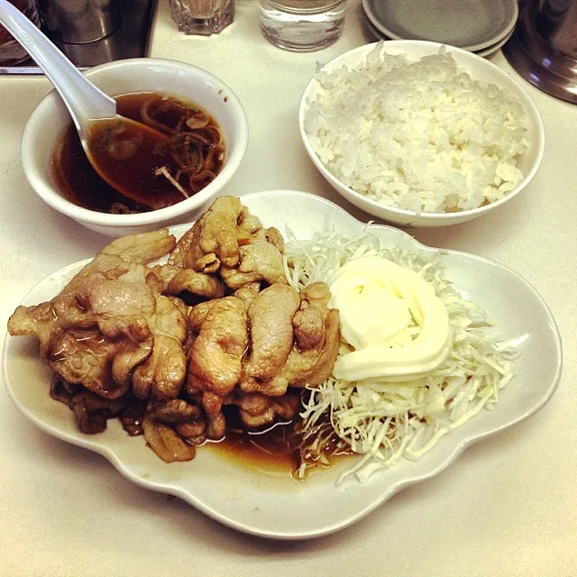 Snapdishの料理写真:豚肉しょうが焼き定食♬|Takashi TOGAWAさん