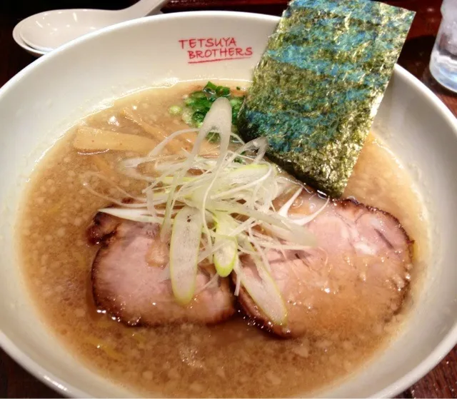 豚骨醤油ラーメン|栄太1219さん