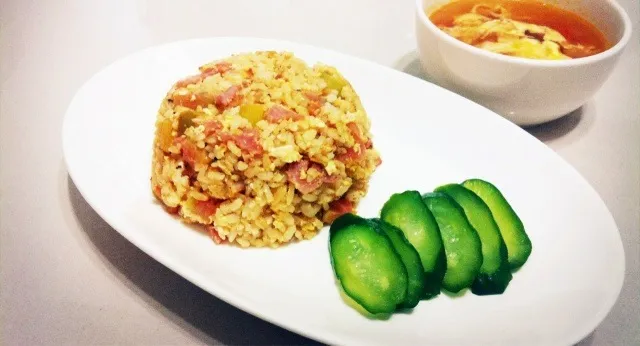 Snapdishの料理写真:Tomato Fried Rice with Ham & Tomato Egg Soup 🍅🍅🍅|Jessica Hsuさん