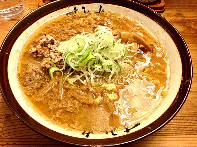 Snapdishの料理写真:すみれ 味噌ラーメン|tanenaoさん