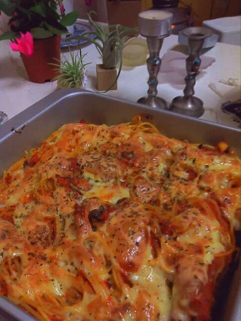 Oven baked Russian salmon and tomato pasta with cheese|akanushka tatteeさん