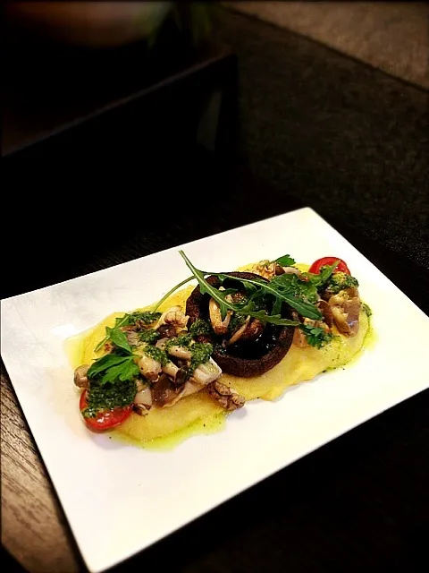 Grilled portobello,mixed mushroom,polenta and arugula walnut pesto|rick chanさん