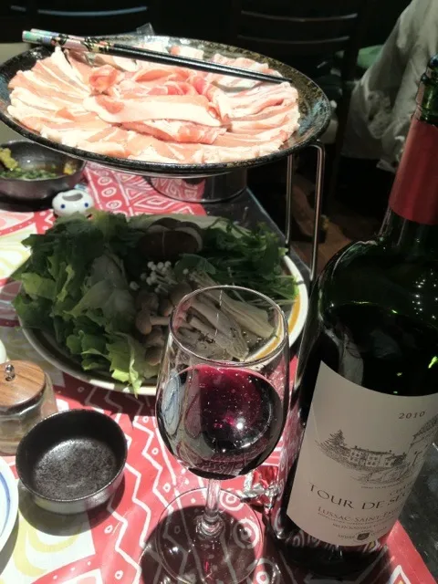 Okinawa pork and wine.|do dyuさん