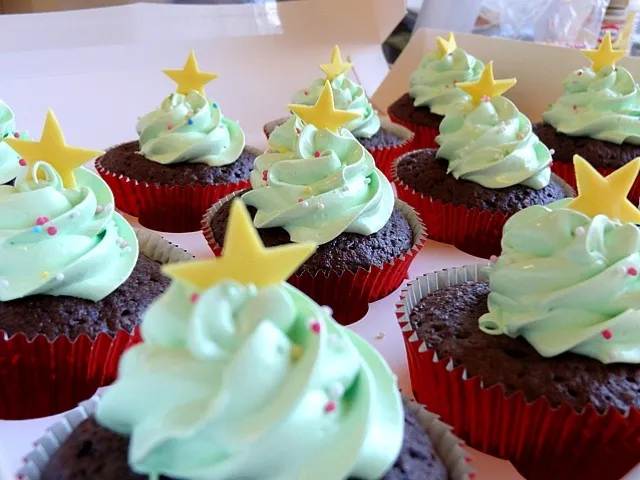 Snapdishの料理写真:Christmas cupcakes|sanne christensenさん