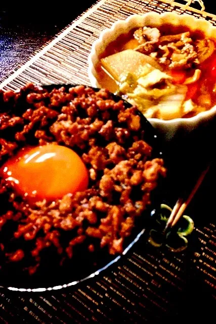 Snapdishの料理写真:鶏肉味噌丼&豚汁|マイコさん