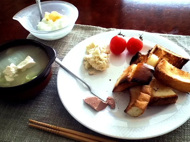 久しぶりの投稿！広島での一人暮らし再開しております。朝ごはん〜|AyaSasakiさん