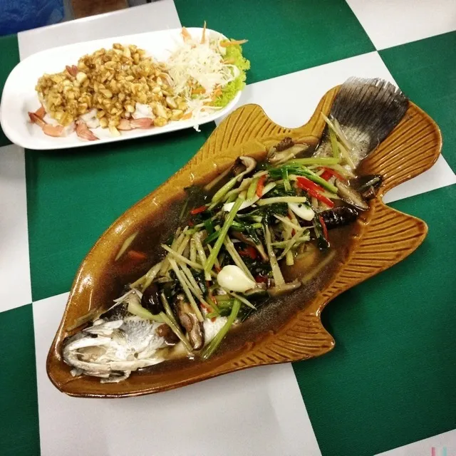 Steamed Fish with Ginger and Scallion|stephanie mizuhaさん