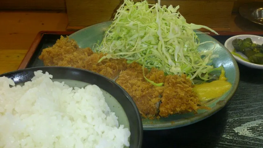 このロースカツは油が甘くて美味い！当然肉も美味くて735円の大満足。|SATOSHI OOCHIさん