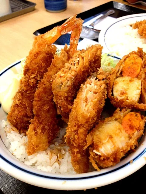 Snapdishの料理写真:かつやの海鮮カツ丼🎵|ちっち♡さん