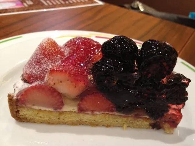 strawberry blackberry tart|willzさん