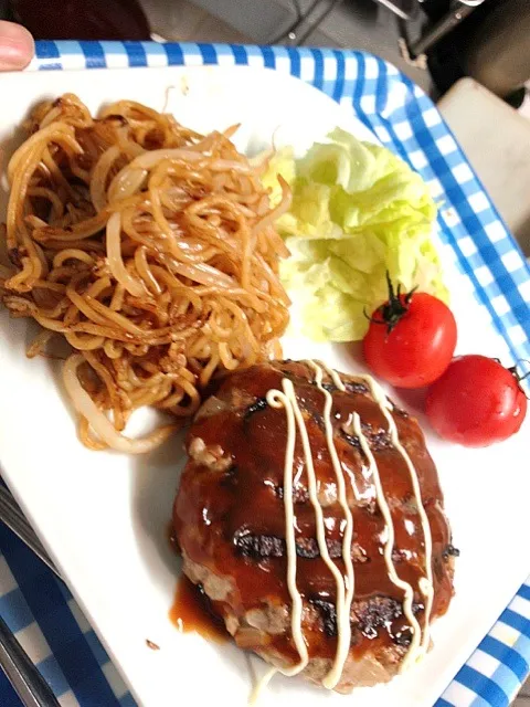 ワンプレート、ハンバーグと焼きそば|ハルさん