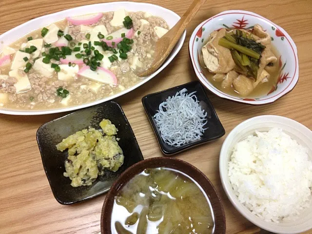 麻婆豆腐柚子胡椒風味、油揚げと小松菜の煮浸し、さつまいも白和え、しらす干し、キャベツとたまねぎと小松菜のみそ汁☆|ユーコさん