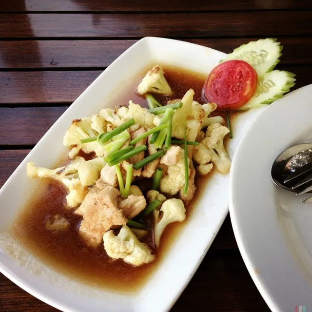 Snapdishの料理写真:Cauliflower and Pork in Oyster Sauce|stephanie mizuhaさん