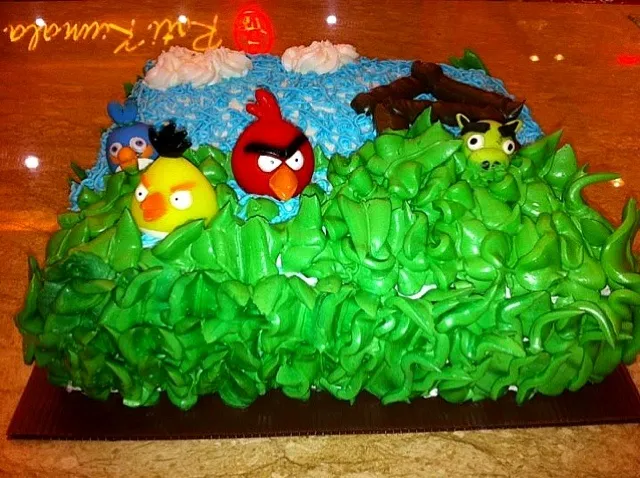 Angry Bird Cake|Roti Kumalaさん