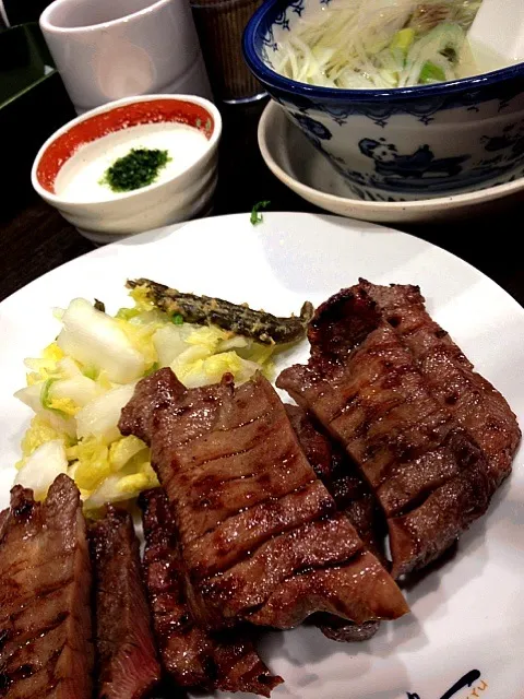 Snapdishの料理写真:牛タン利久の定食|あきえさん