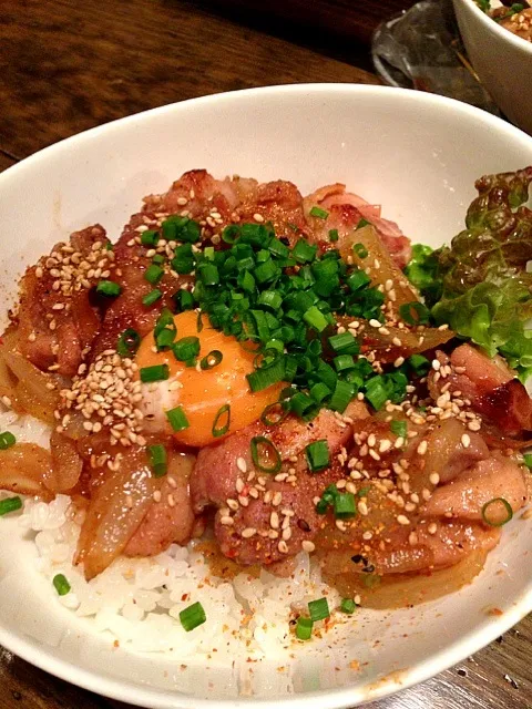 今日のまかないに作ってみました
地鶏の照り焼き丼。|furihataさん