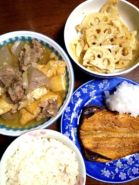 ホッケの醤油干 牛筋肉の煮込み 蒟蒻 玉葱 揚げ  蓮根のきんぴら|掛谷節子さん