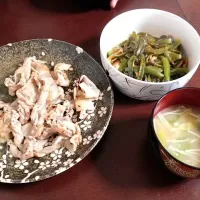 Snapdishの料理写真:豚肉＆ピーマン炒め＆味噌汁|みほりんさん