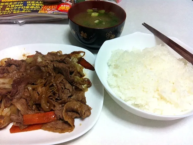 今日の晩ご飯。お肉たっぷりの野菜炒め、|ケイタさん