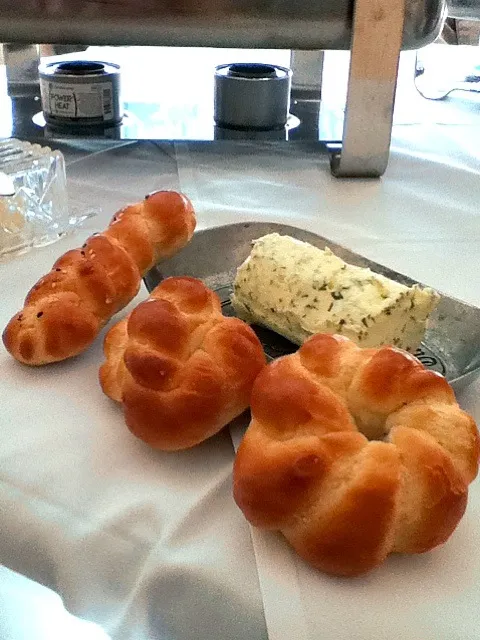 Rolls and lemon parsley butter|Rachel Viggianoさん