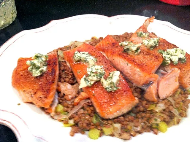 Salmon with Lentils and Herb Butter|K Goodnessさん