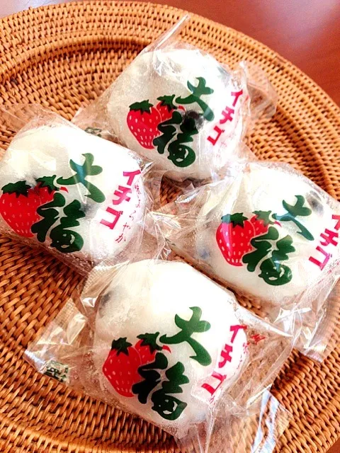 Strawberry Daifuku beans☆苺豆大福|🌈Ami🍻さん