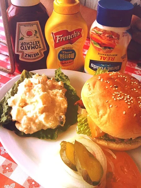 Burger for lunch @Saipan|PinkBarbieさん