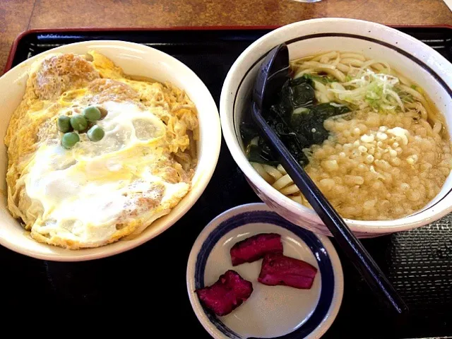 Snapdishの料理写真:カツ丼セット|Johnnyさん