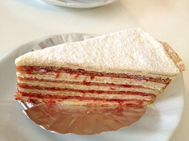 Snapdishの料理写真:Strawberry  Mille Crepe|Yvonne C.さん