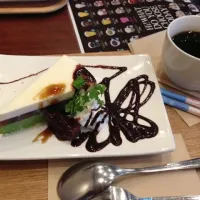 Snapdishの料理写真:丸亀グリーンの食べるスープ屋さんの抹茶チーズケーキ|みほさん