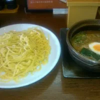 Snapdishの料理写真:いつも閉まってるラーメン屋が開いていたので、昼飯はつけ麺。|るーさん