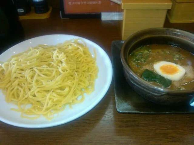 Snapdishの料理写真:いつも閉まってるラーメン屋が開いていたので、昼飯はつけ麺。|るーさん