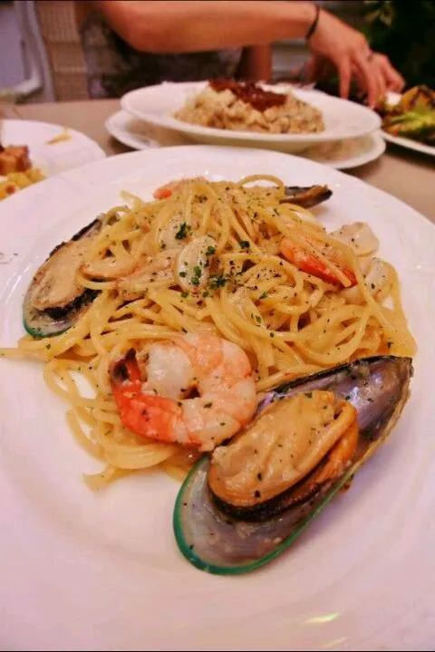 Seafood aglio olio|genさん