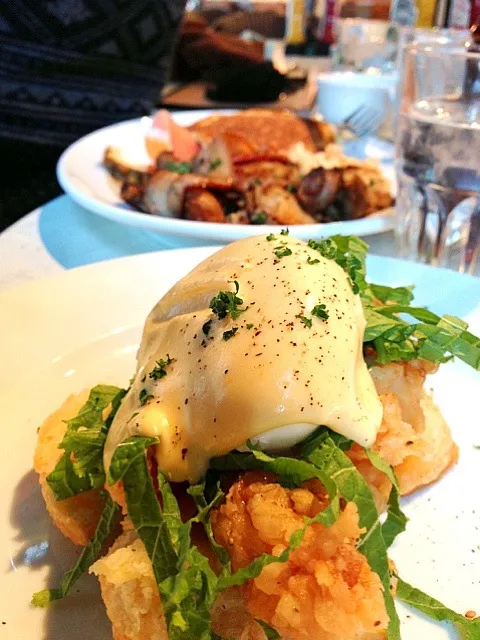 Fried Chicken Eggs Benedict|Rice Bunnyさん