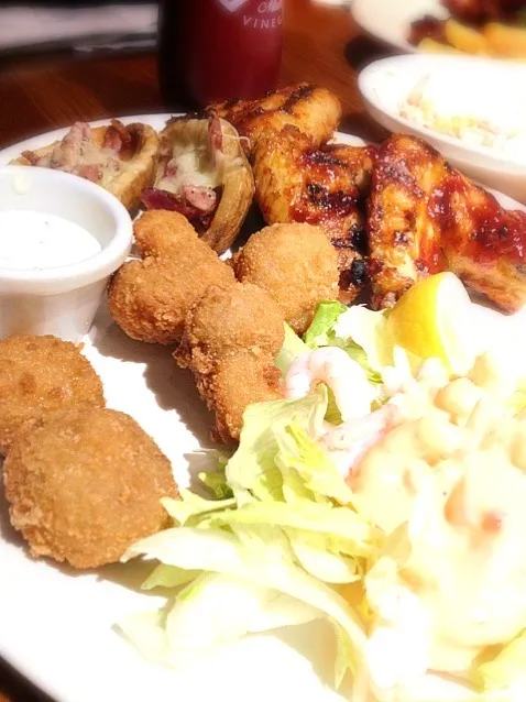 A classic platter compose of piri chicken, boneless ribeye, fried mushroom, and shrimp cocktail|PhUnGさん