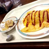 Snapdishの料理写真:オムライスとケーキ|りあさん