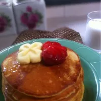 Snapdishの料理写真:Fluffy Pancakes|sarinaさん