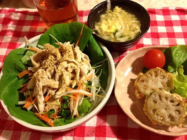 Snapdishの料理写真:しっとり鶏胸肉の棒棒鶏。レンコンのハサミ焼き  鶏を蒸した汁でスープ|mari miyabeさん