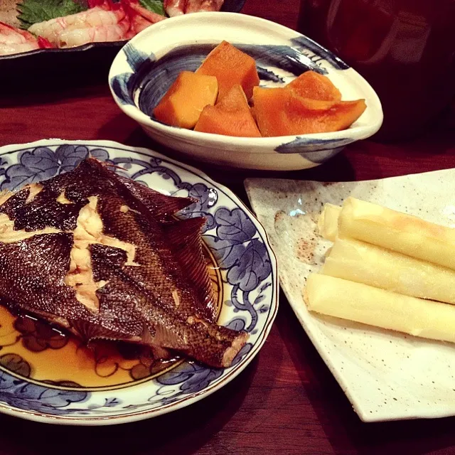 真カレイの煮付け   かぼちゃの煮付け  チーズ春巻き|あむちゃさん