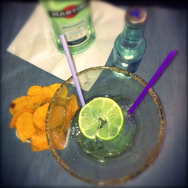 The Mediterranean brunch. #vermouth #lime #fizz #chips|De Pupesさん