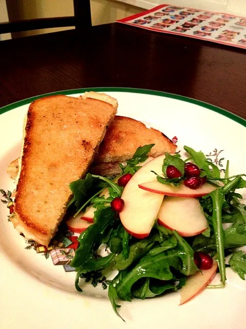 grilled gruyere shallot sandwich, apple pomegranate salad|Matthew Cashenさん